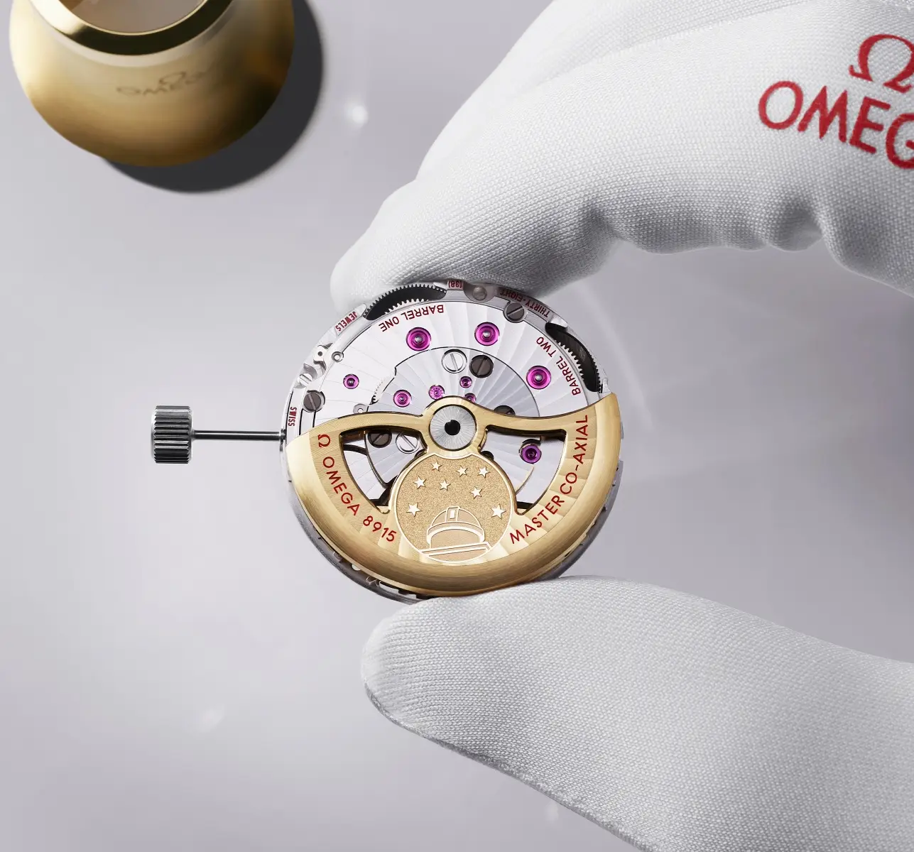 Omega Constellation Observatory. Pierwszy zegarek z dwiema wskazówkami i certyfikatem Master Chronometer