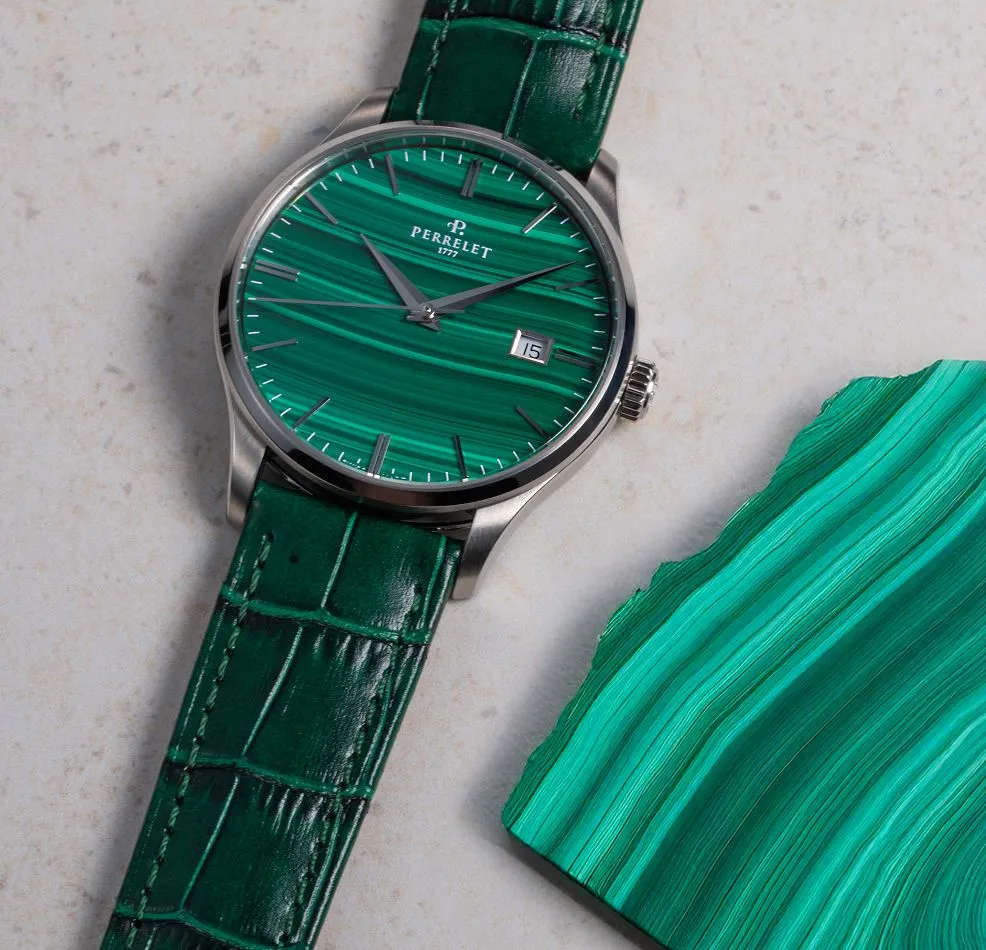 Perrelet Weekend Malachite z tarczą o intensywnej barwie i unikalnych wzorach