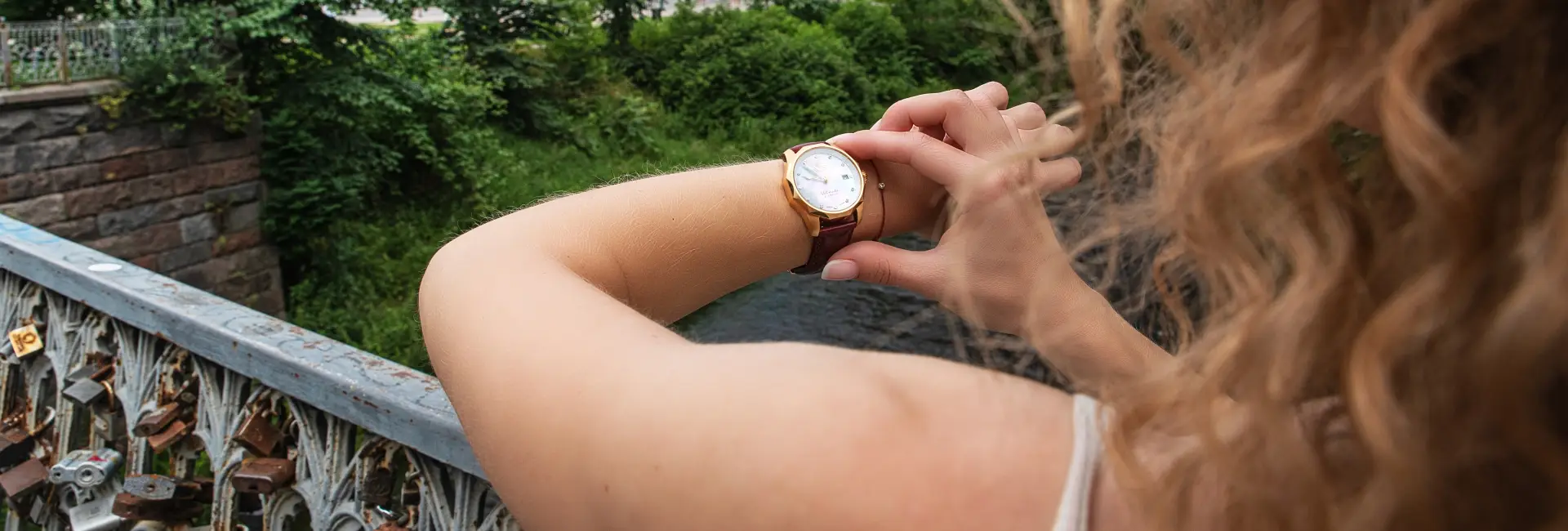 Duże, sportowe zegarki dla kobiet inspirowane naturą