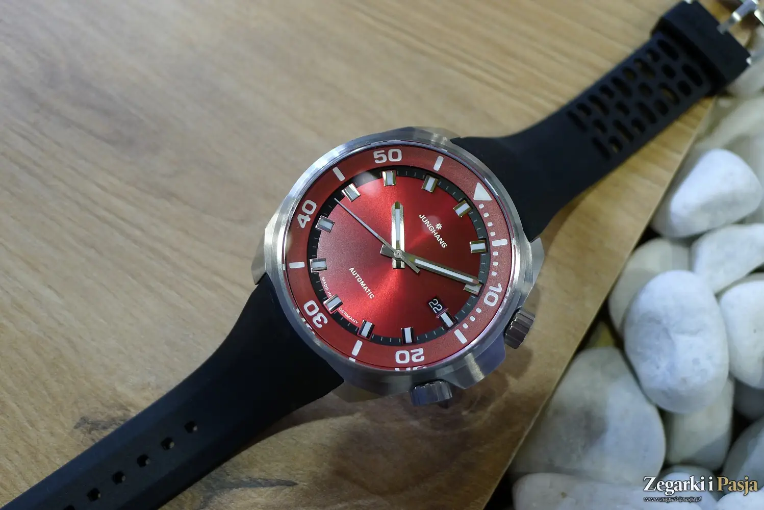 Junghans 1972 Aquaris Automatic Diver. Powrót do zegarków nurkowych po dekadach!