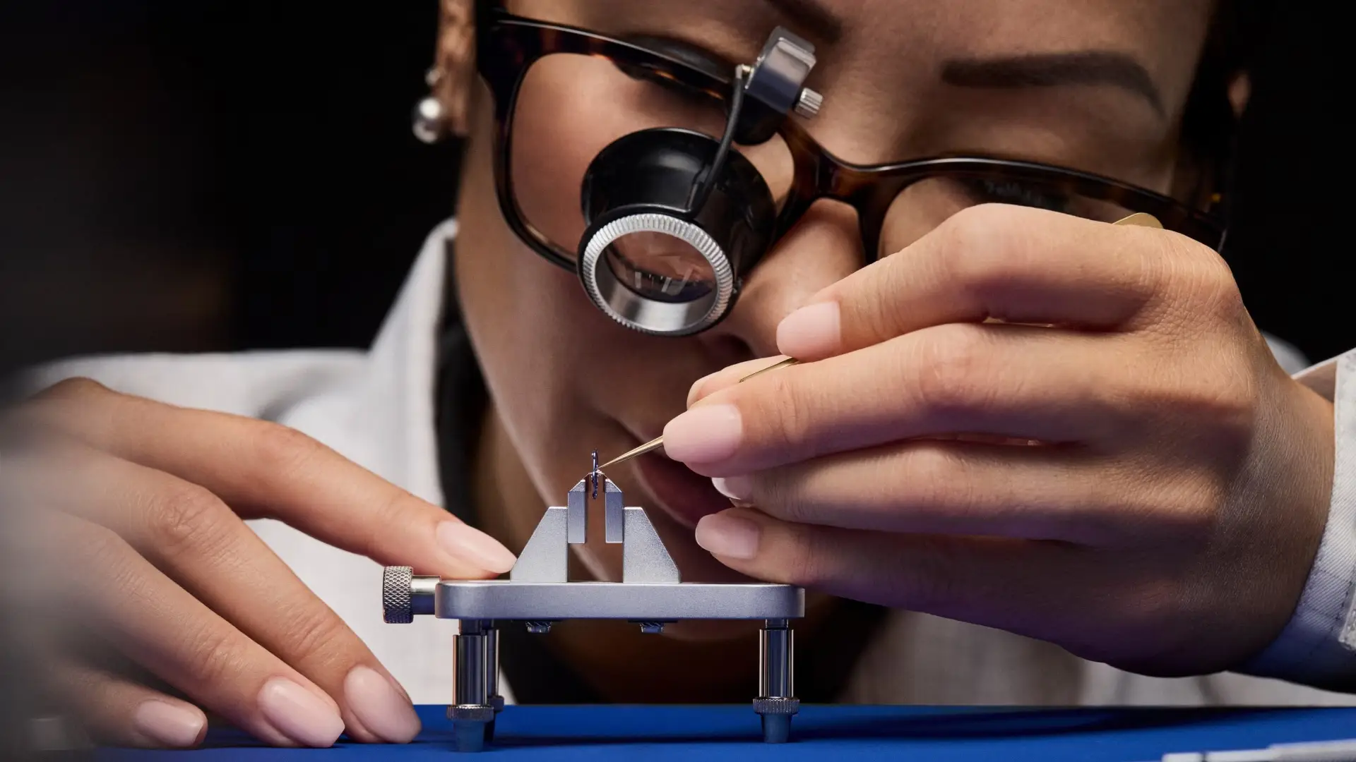 Louis Vuitton x De Bethune LVDB-03 GMT i Sympathique Louis Varius. Sztuka podróżowania… w czasie