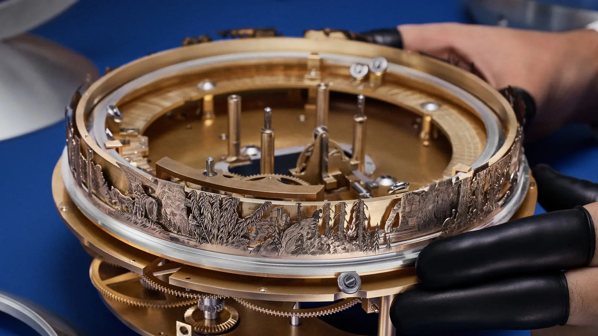 Louis Vuitton x De Bethune LVDB-03 GMT i Sympathique Louis Varius. Sztuka podróżowania… w czasie