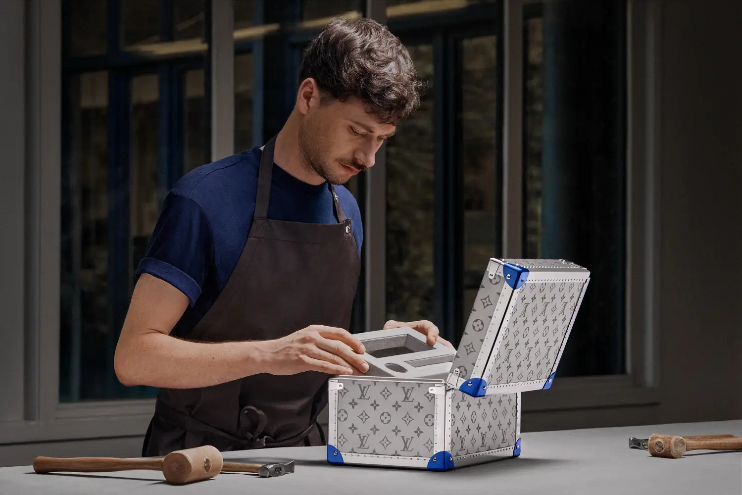 Louis Vuitton x De Bethune LVDB-03 GMT i Sympathique Louis Varius. Sztuka podróżowania… w czasie