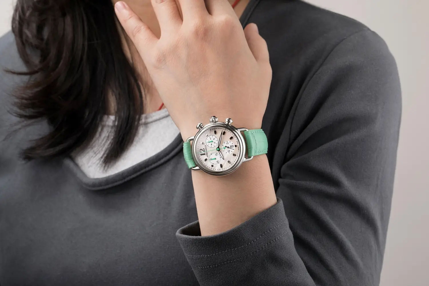 Aerowatch Chronolady 1942. Połączenie klasyki, kolorów i dużej dawki zegarkowej radości