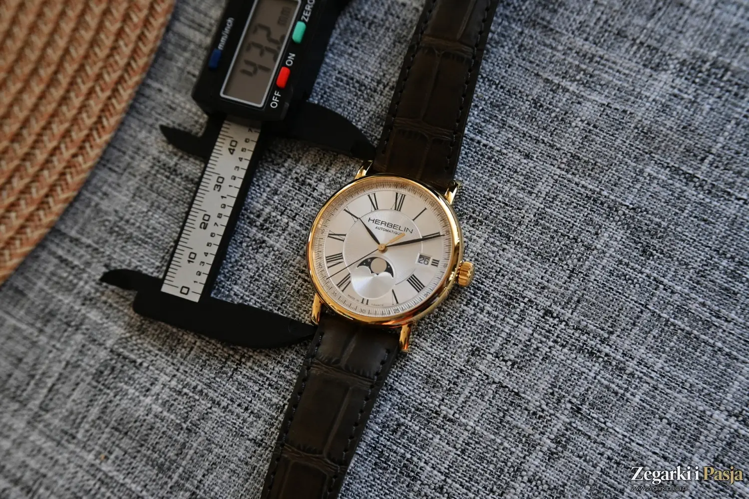 Recenzja: Herbelin Inspiration Automatic Moon Phase. Subtelny i klasyczny zegarek mechaniczny