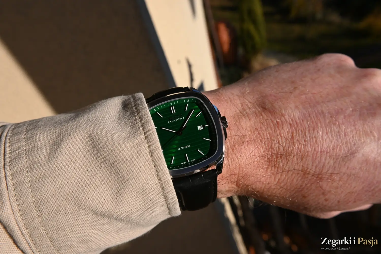 Recenzja: Epos Timeless 3511 Automatic. Casualowy zegarek z kopertą o rzadko spotykanym kształcie