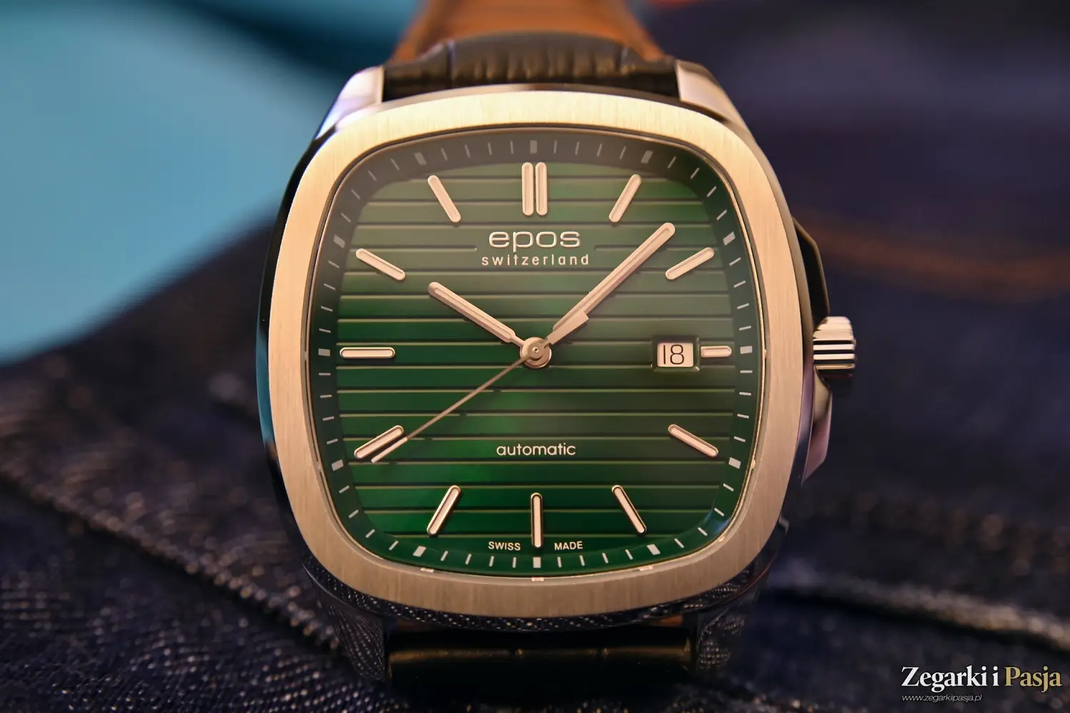 Recenzja: Epos Timeless 3511 Automatic. Casualowy zegarek z kopertą o rzadko spotykanym kształcie