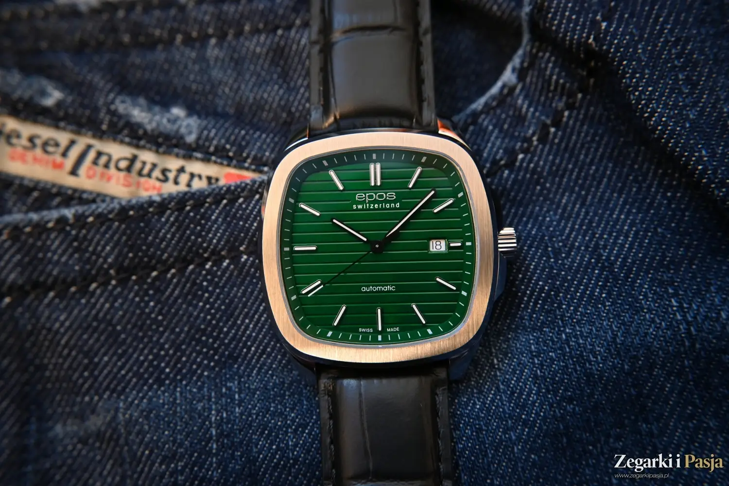 Recenzja: Epos Timeless 3511 Automatic. Casualowy zegarek z kopertą o rzadko spotykanym kształcie