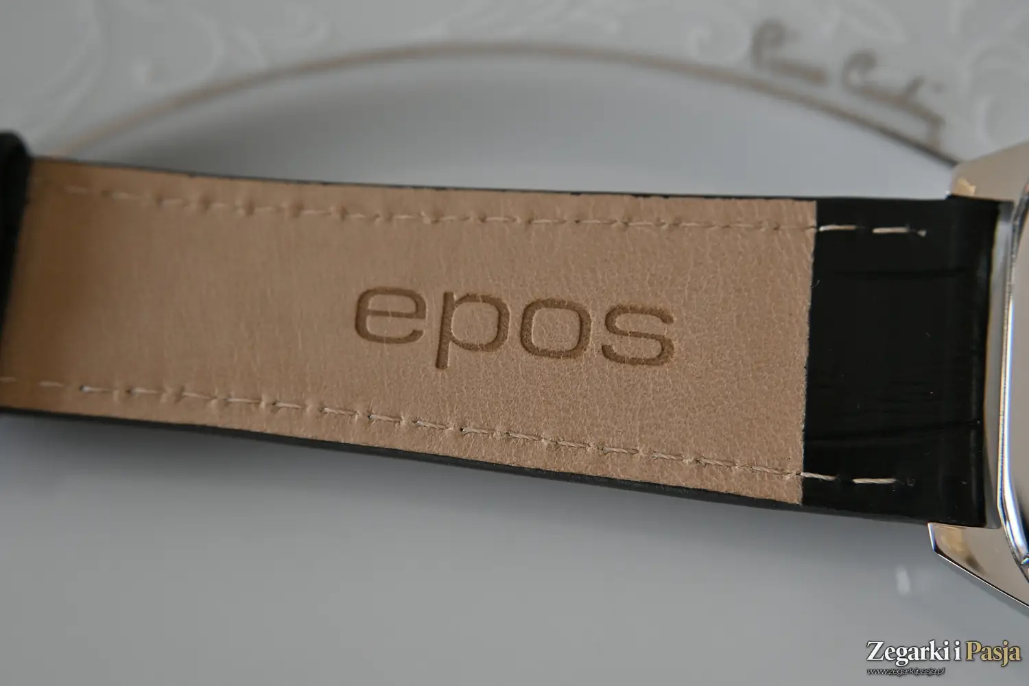 Recenzja: Epos Timeless 3511 Automatic. Casualowy zegarek z kopertą o rzadko spotykanym kształcie
