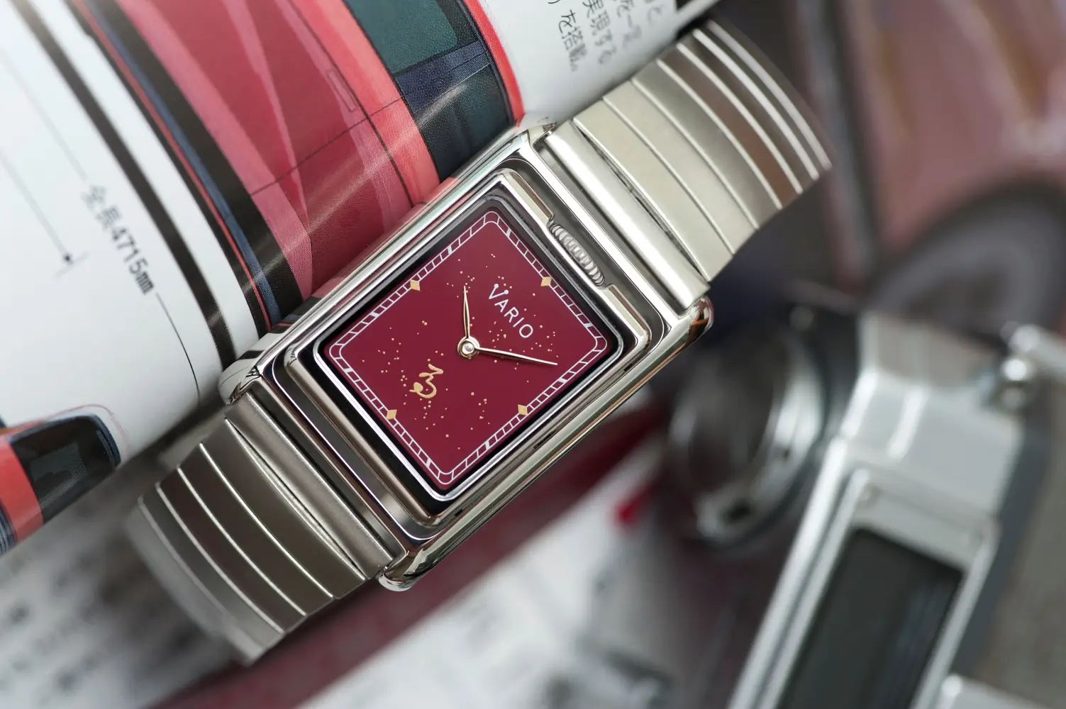 Vario VERSA Reversible Dual Time. Dwa czasy, zupełnie niezależne od siebie