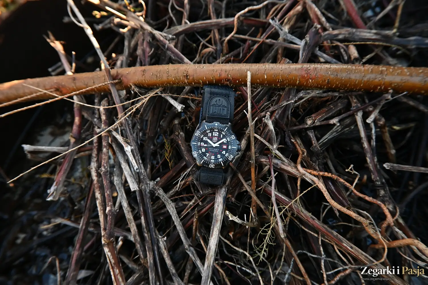 Recenzja: Luminox Navy SEAL 4230 Series. Kwintesencja zegarka wojskowego i taktycznego