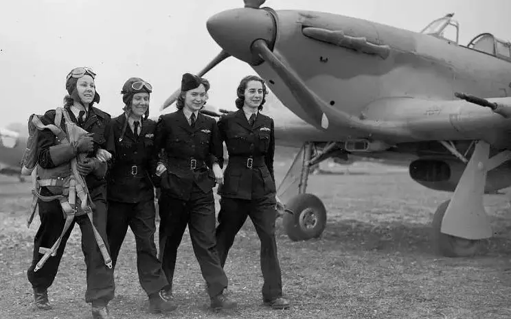 Aviator Swiss Made Moonflight Diamond Polska Edycja. Duma z odwagi polskich kobiet pilotów