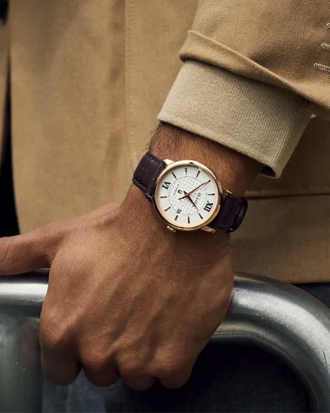 Bulova Classic Hudson Automatic. Gra tekstur na tarczy zegarka