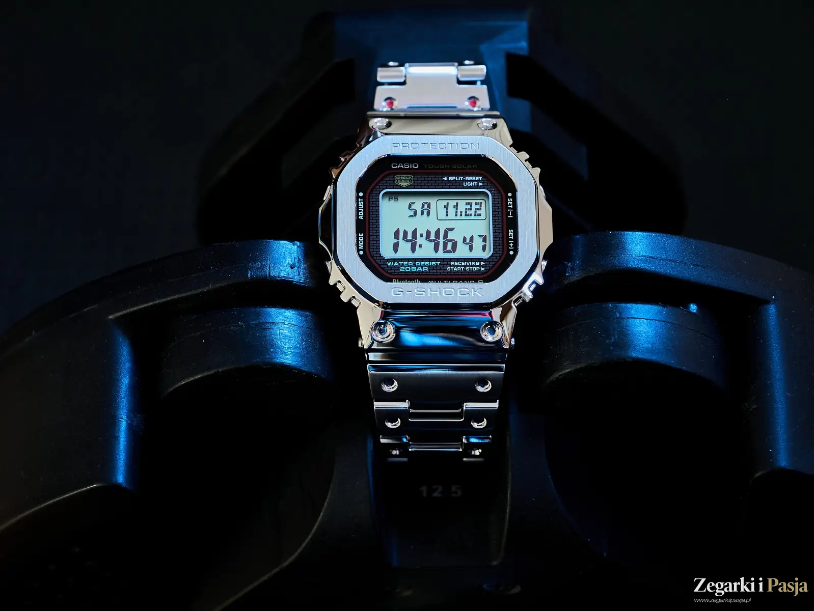 Recenzja: G-SHOCK GMW-B5000D-1CER z kopertą i brasnoletą ze stali. Pancernik pod lupą!