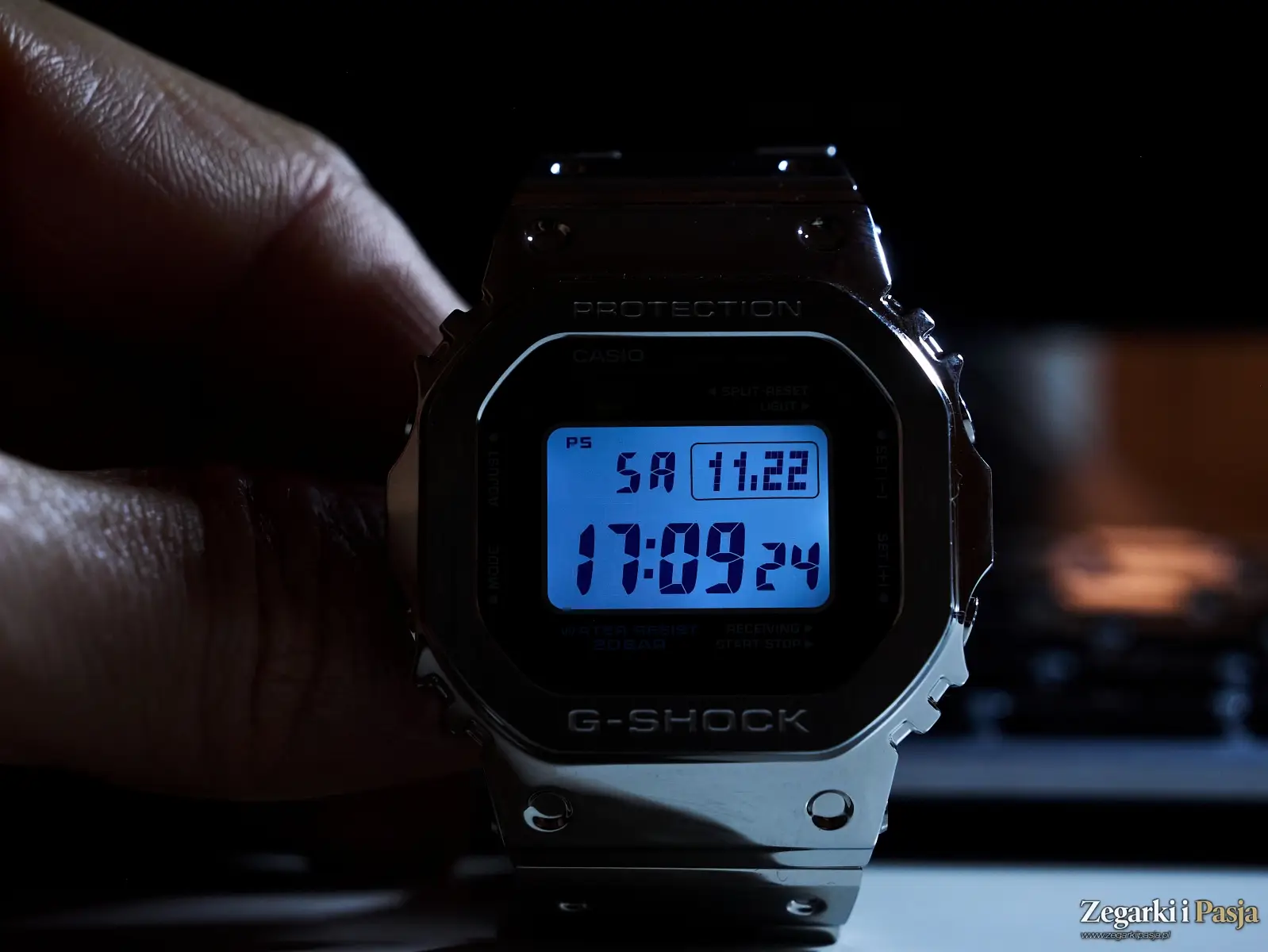 Recenzja: G-SHOCK GMW-B5000D-1CER z kopertą i brasnoletą ze stali. Pancernik pod lupą!