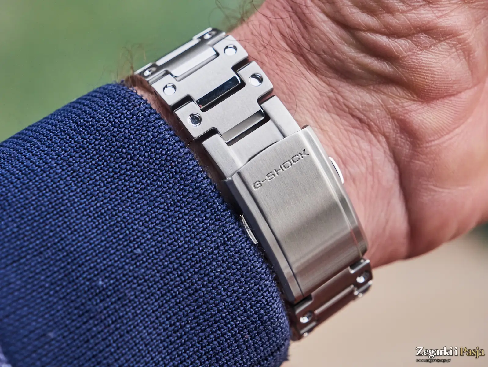Recenzja: G-SHOCK GMW-B5000D-1CER z kopertą i brasnoletą ze stali. Pancernik pod lupą!