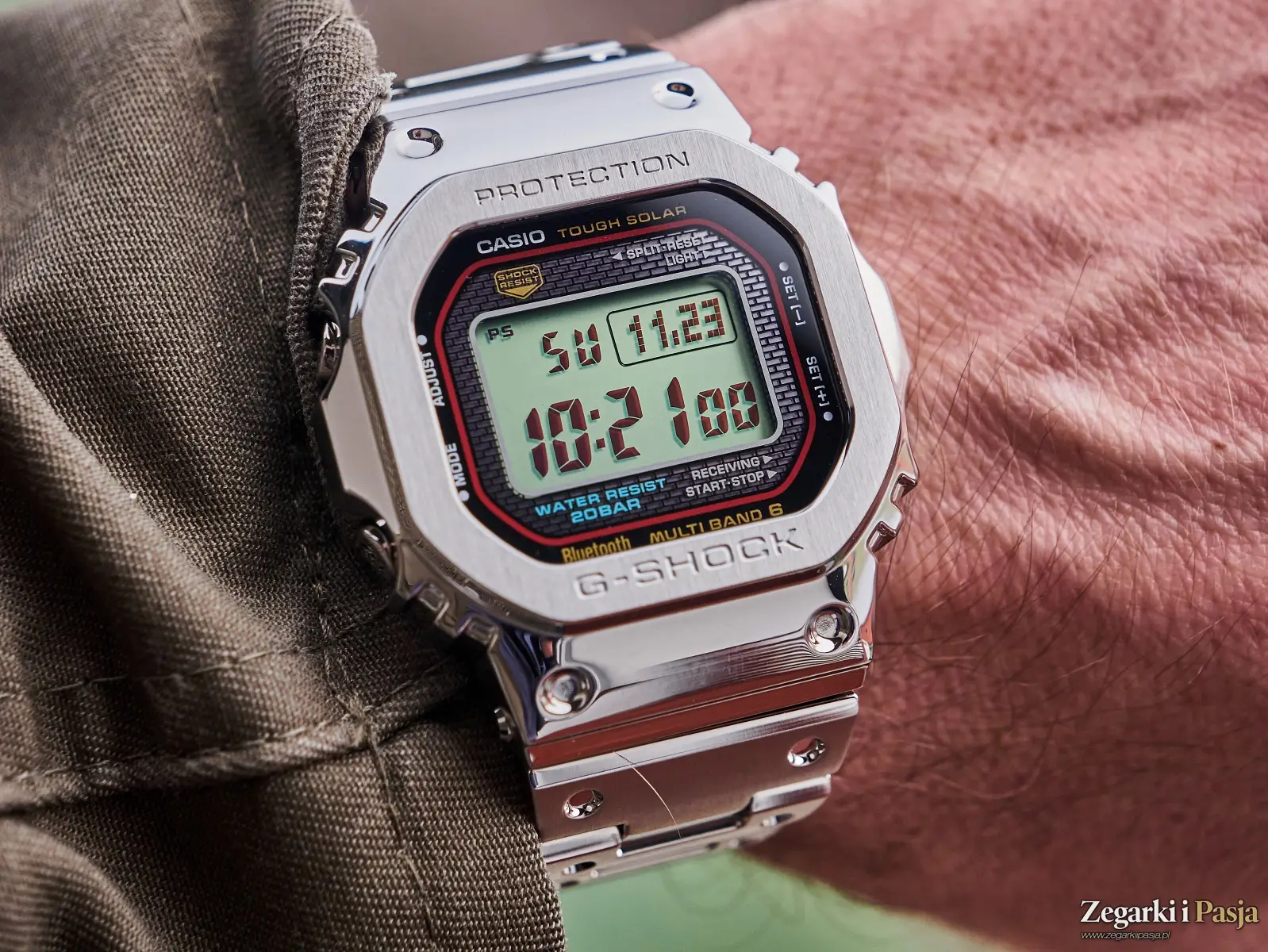 Recenzja: G-SHOCK GMW-B5000D-1CER z kopertą i brasnoletą ze stali. Pancernik pod lupą!