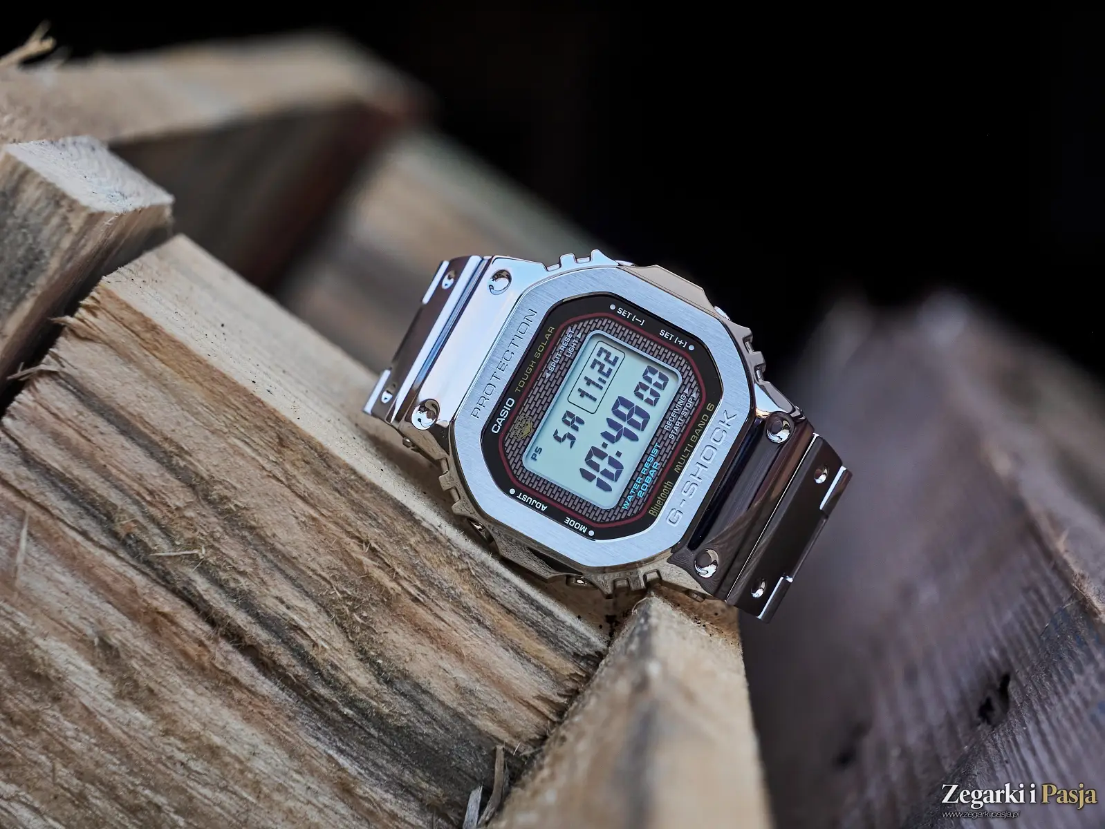 Recenzja: G-SHOCK GMW-B5000D-1CER z kopertą i brasnoletą ze stali. Pancernik pod lupą!
