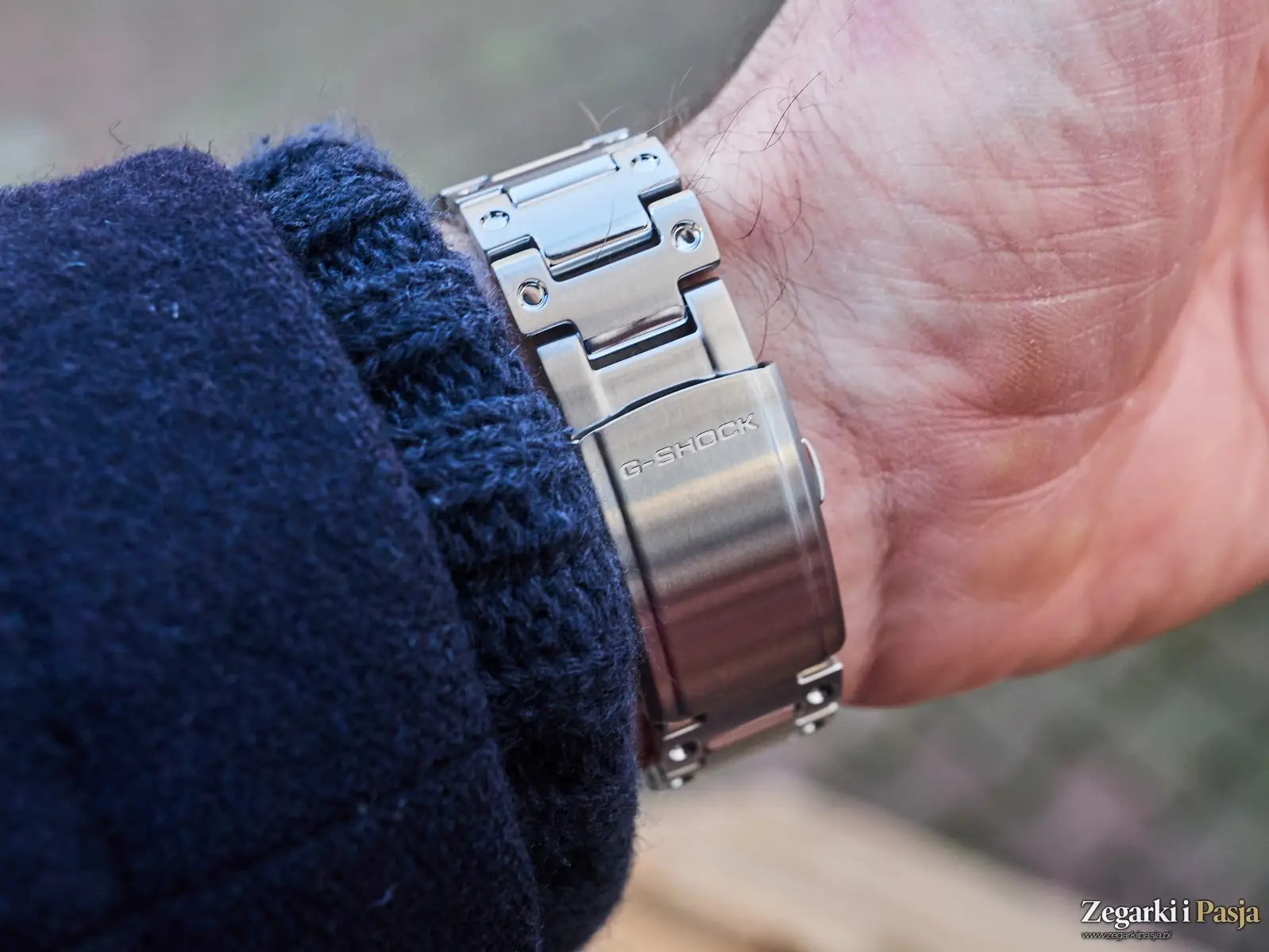 Recenzja: G-SHOCK GMW-B5000D-1CER z kopertą i brasnoletą ze stali. Pancernik pod lupą!
