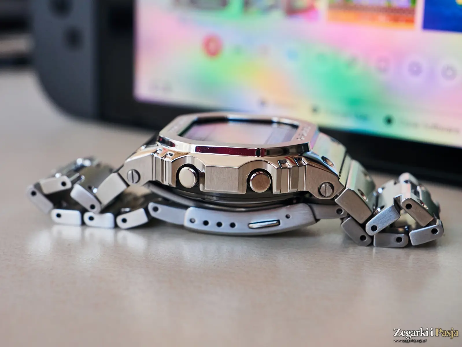 Recenzja: G-SHOCK GMW-B5000D-1CER z kopertą i brasnoletą ze stali. Pancernik pod lupą!