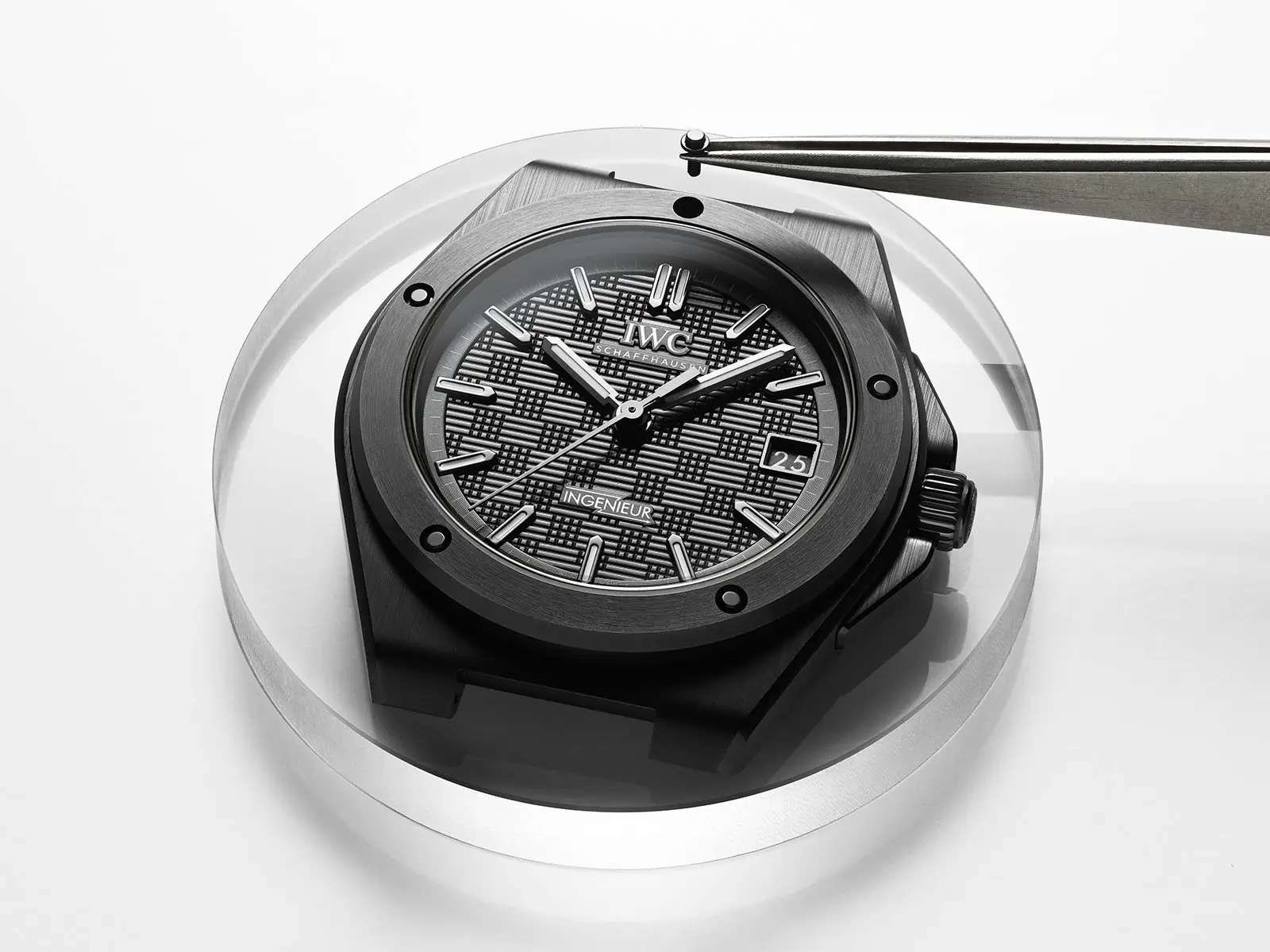 Rodzina Inżynierów rośnie w siłę. IWC Ingenieur Automatic 42 Ceramic i inne modele 2025