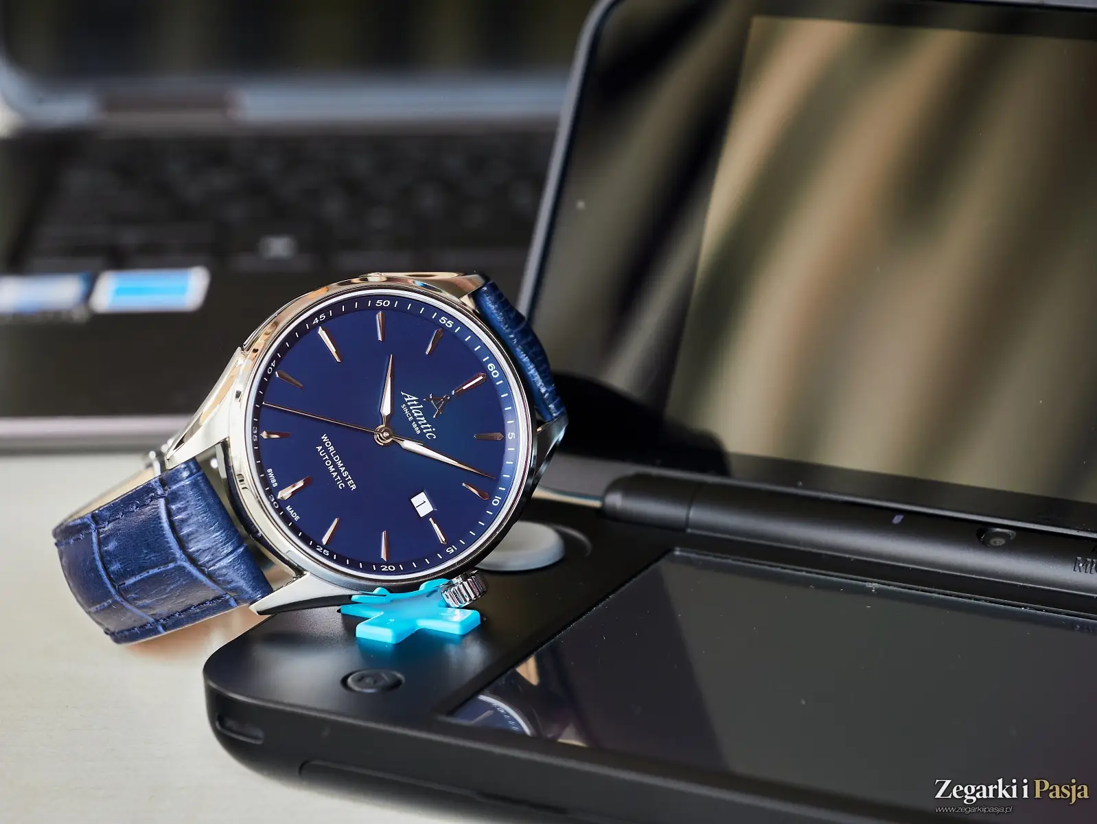 Recenzja: Atlantic Worldmaster 1888 Automatic Blue Leather. Klasyka w nowoczesnym wydaniu