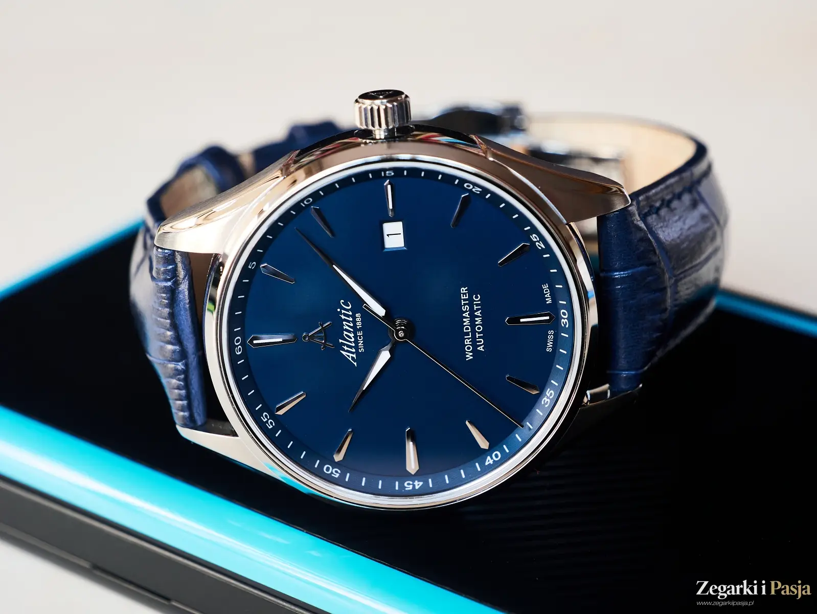 Recenzja: Atlantic Worldmaster 1888 Automatic Blue Leather. Klasyka w nowoczesnym wydaniu