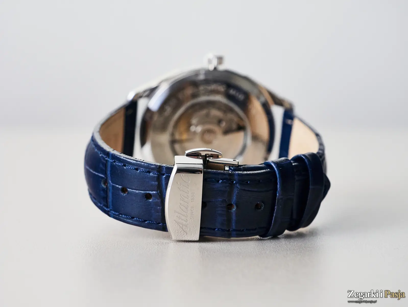 Recenzja: Atlantic Worldmaster 1888 Automatic Blue Leather. Klasyka w nowoczesnym wydaniu