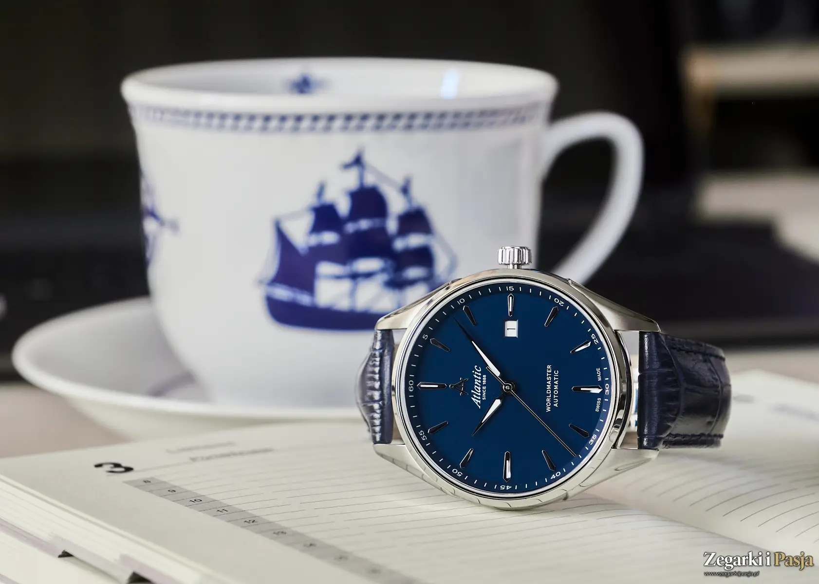 Recenzja: Atlantic Worldmaster 1888 Automatic Blue Leather. Klasyka w nowoczesnym wydaniu