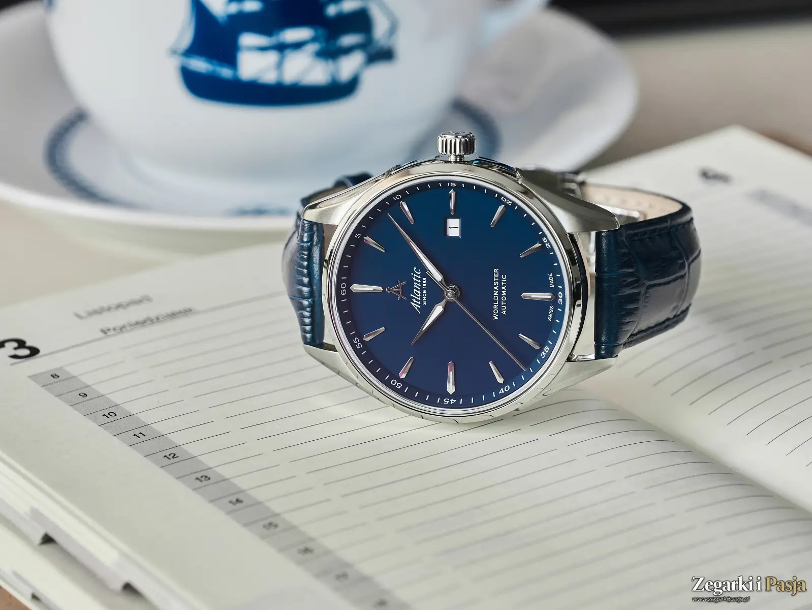 Recenzja: Atlantic Worldmaster 1888 Automatic Blue Leather. Klasyka w nowoczesnym wydaniu