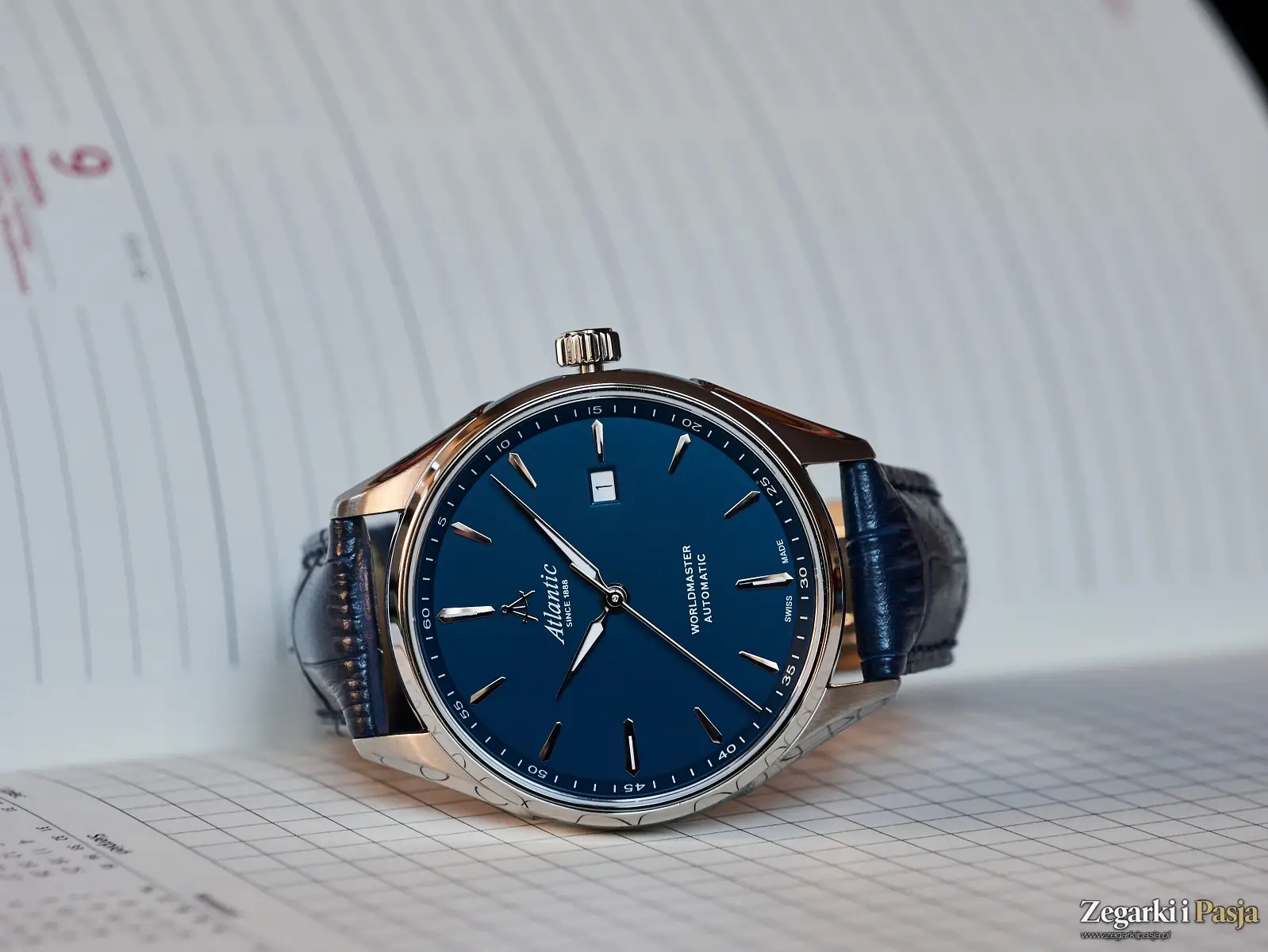 Recenzja: Atlantic Worldmaster 1888 Automatic Blue Leather. Klasyka w nowoczesnym wydaniu