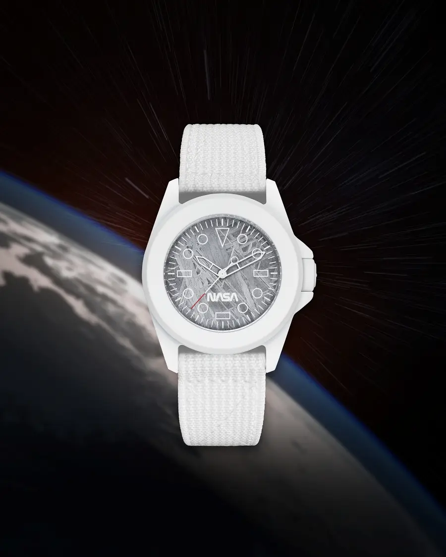 UNIMATIC x Massena LAB Modello Quattro U4S-T-SPW. Fragment kosmosu na nadgarstku