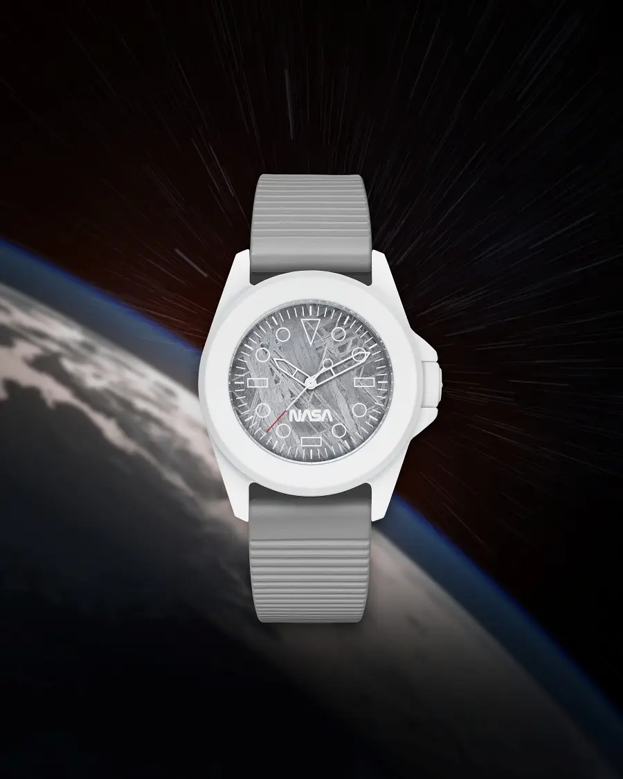 UNIMATIC x Massena LAB Modello Quattro U4S-T-SPW. Fragment kosmosu na nadgarstku