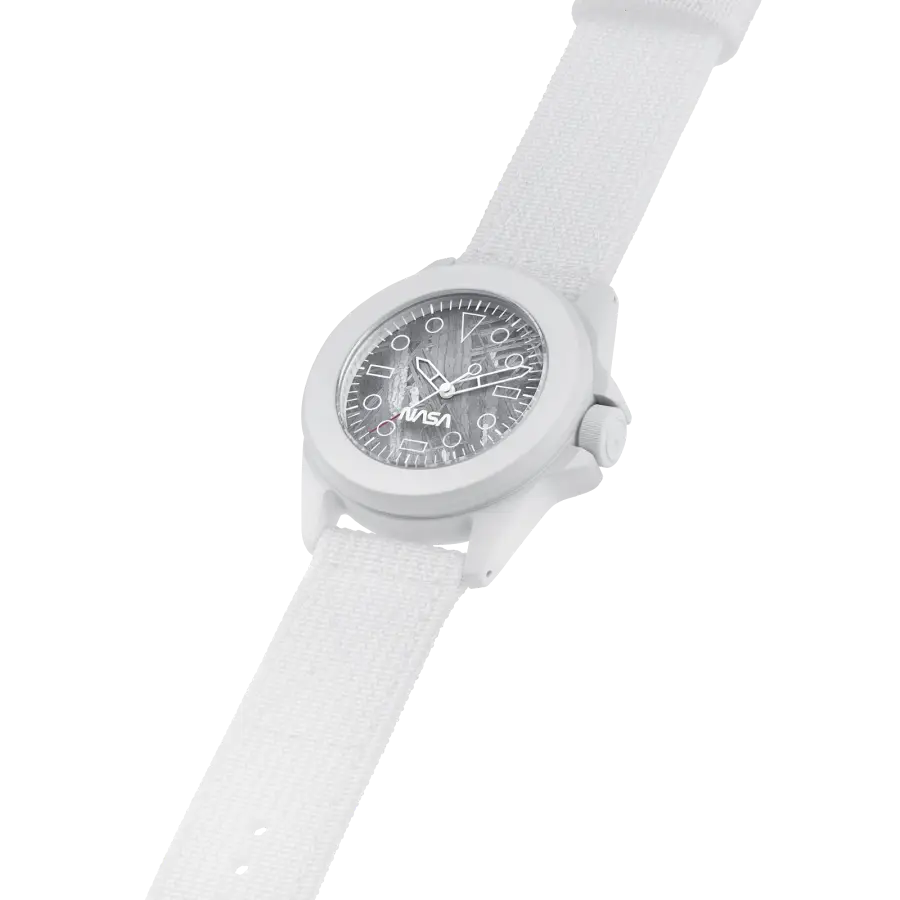 UNIMATIC x Massena LAB Modello Quattro U4S-T-SPW. Fragment kosmosu na nadgarstku