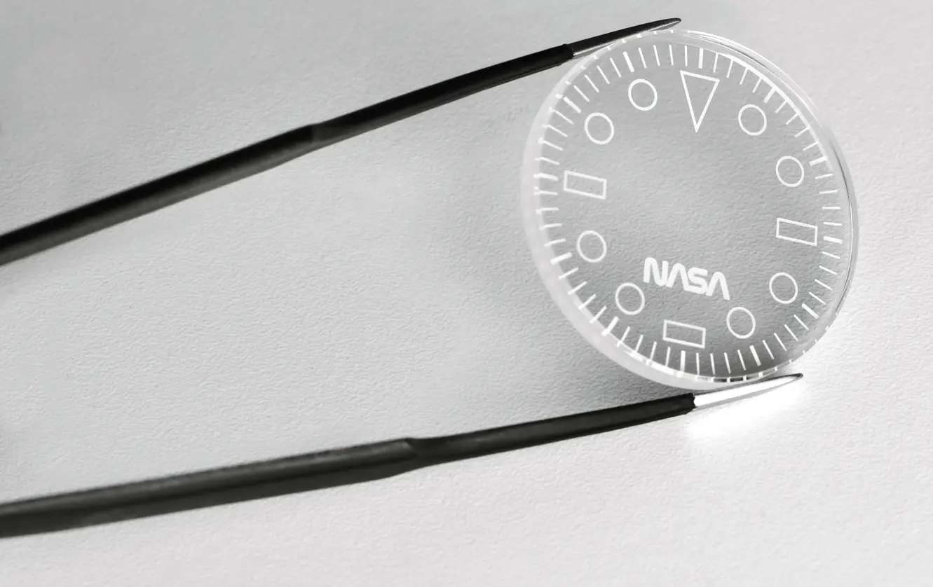 UNIMATIC x Massena LAB Modello Quattro U4S-T-SPW. Fragment kosmosu na nadgarstku