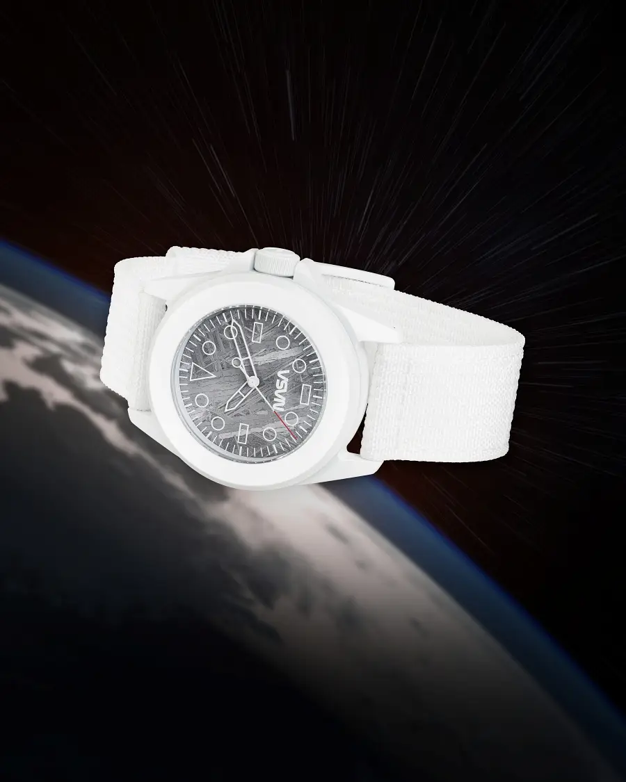 UNIMATIC x Massena LAB Modello Quattro U4S-T-SPW. Fragment kosmosu na nadgarstku