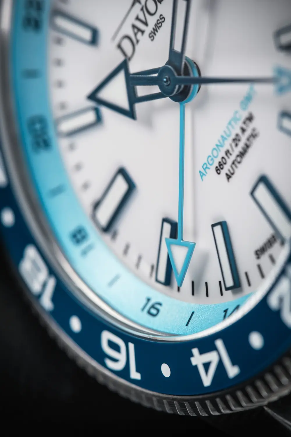 “Nurek” z funkcją GMT. Davosa Argonautic World Traveller