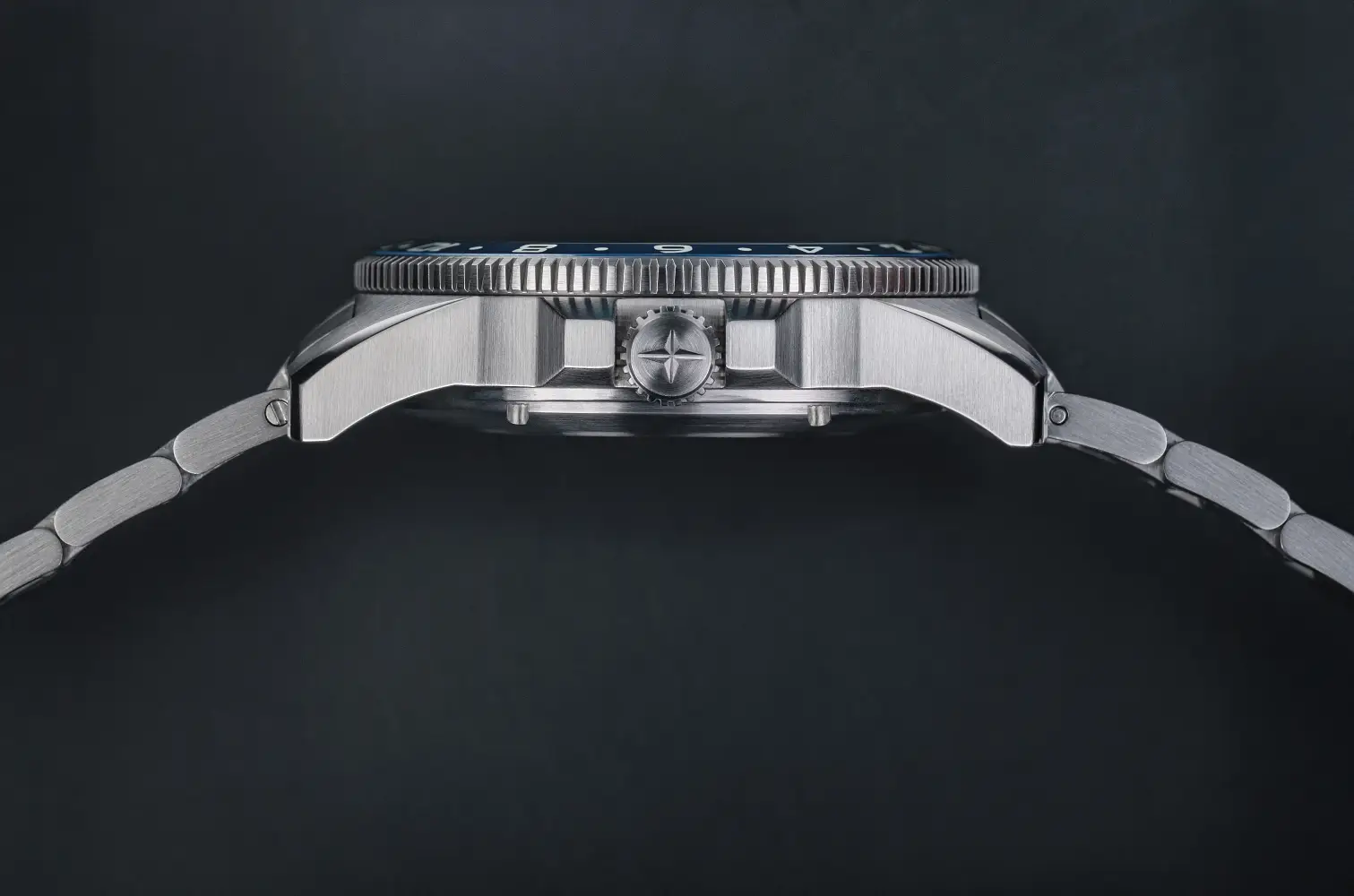 “Nurek” z funkcją GMT. Davosa Argonautic World Traveller