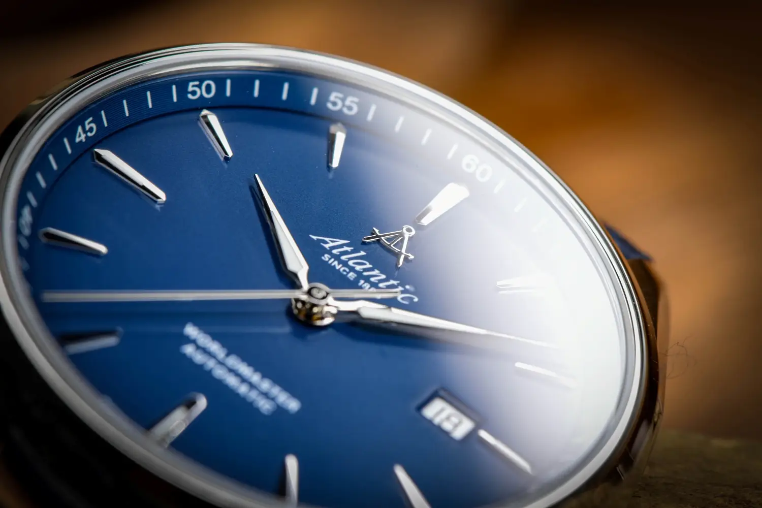 Klasyczna elegancja w dwóch odsłonach. Atlantic Worldmaster Automatic