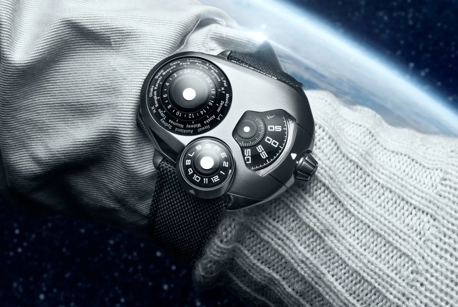 SpaceOne WorldTimer. Czas światowy w kosmicznym wydaniu