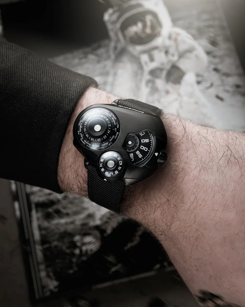 SpaceOne WorldTimer. Czas światowy w kosmicznym wydaniu