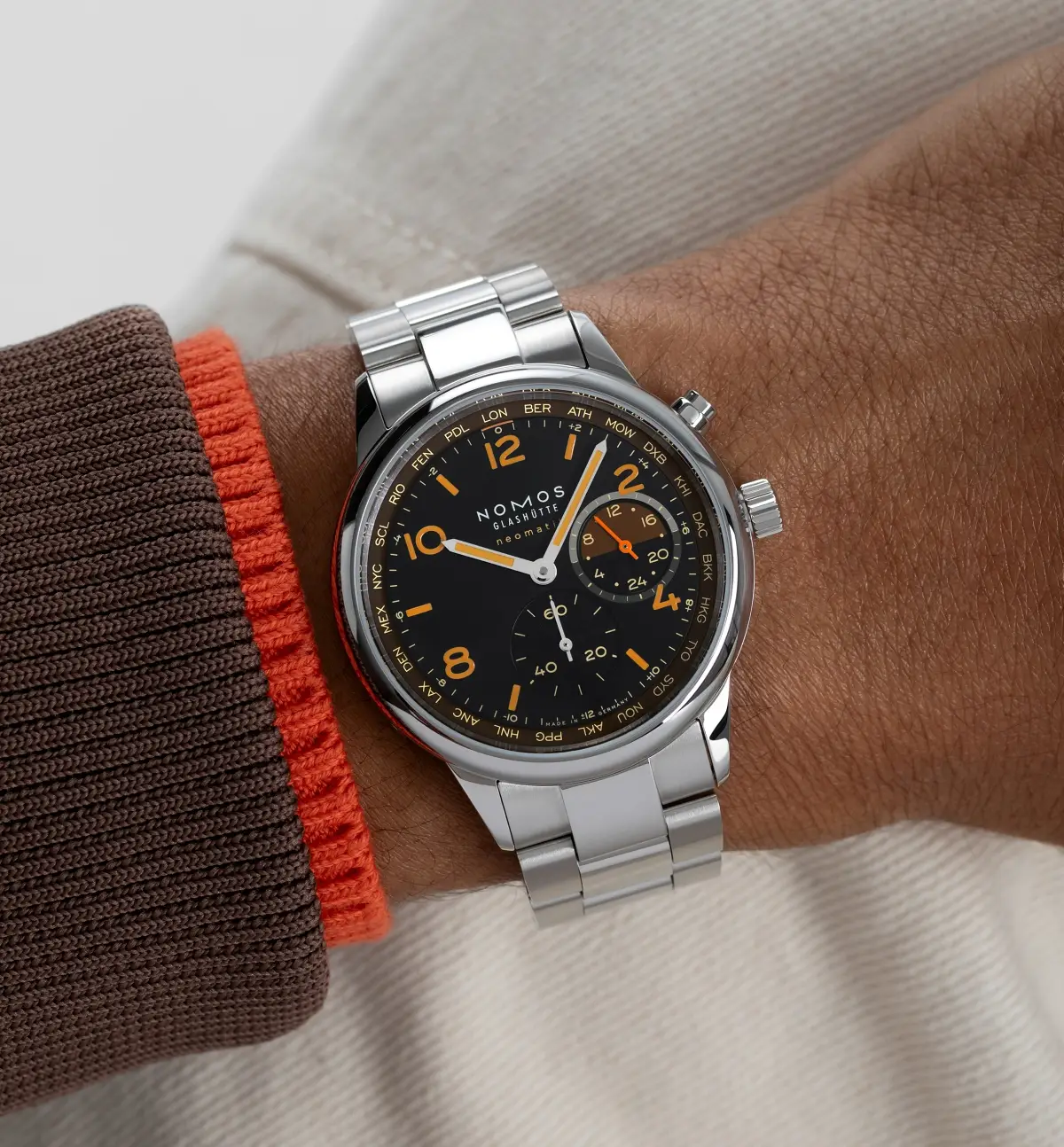 Nomos Club Sport neomatik Worldtimer Night Navigation. Nietypowy zegarek z przydatną funkcją