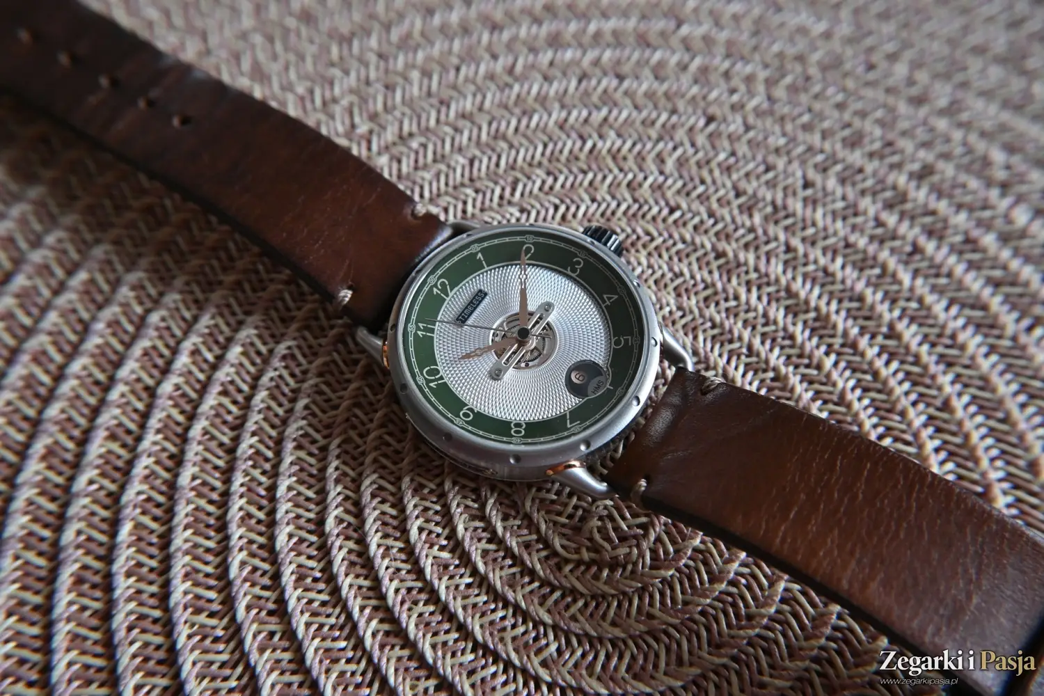 Recenzja: Timeless HMS 003. Charakterystyczny i rozpoznawalny na pierwszy rzut oka