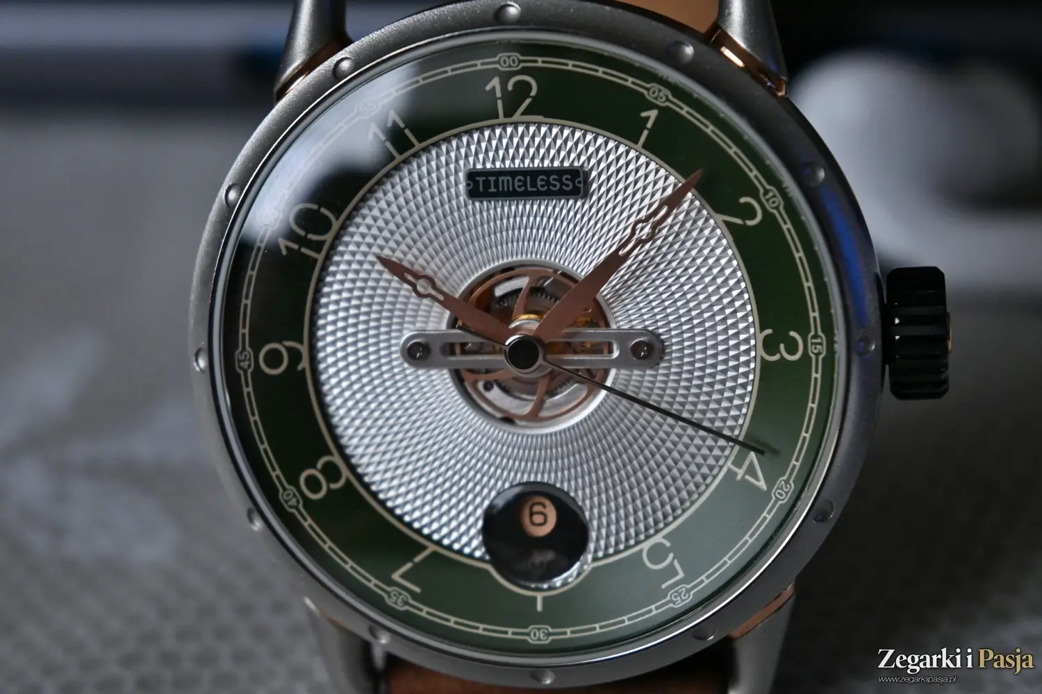 Recenzja: Timeless HMS 003. Charakterystyczny i rozpoznawalny na pierwszy rzut oka