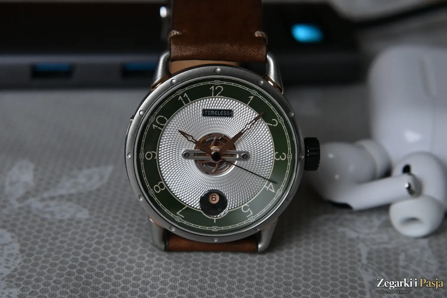 Recenzja: Timeless HMS 003. Charakterystyczny i rozpoznawalny na pierwszy rzut oka