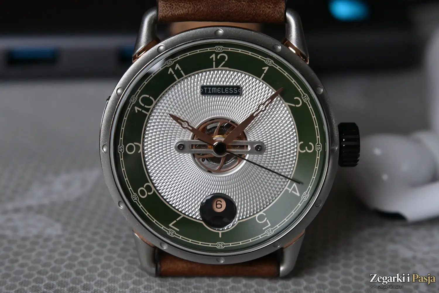Recenzja: Timeless HMS 003. Charakterystyczny i rozpoznawalny na pierwszy rzut oka
