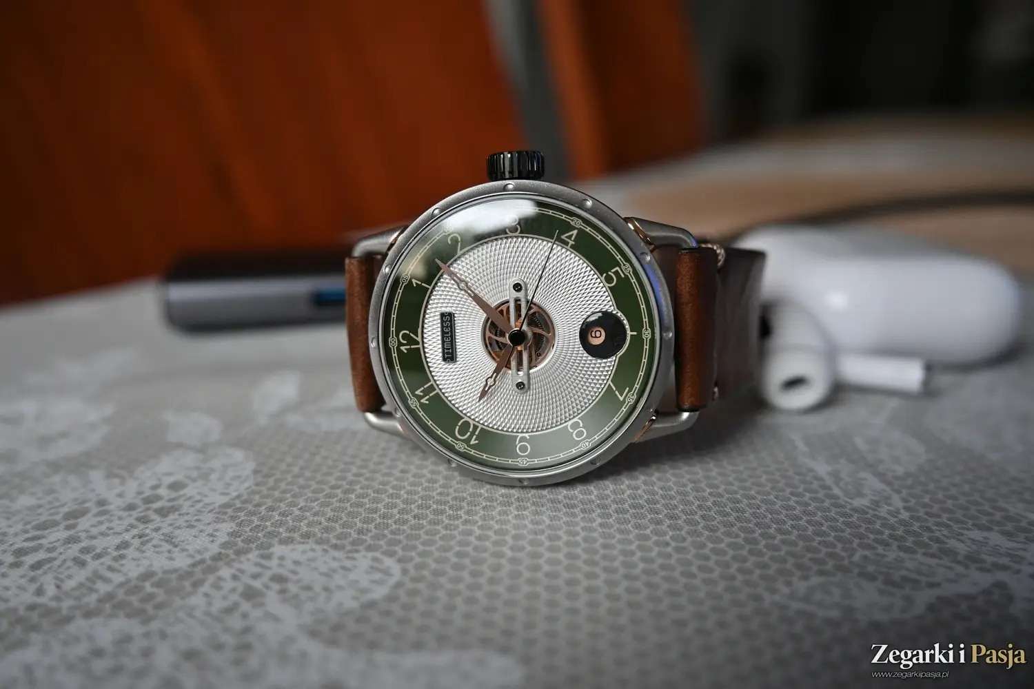 Recenzja: Timeless HMS 003. Charakterystyczny i rozpoznawalny na pierwszy rzut oka