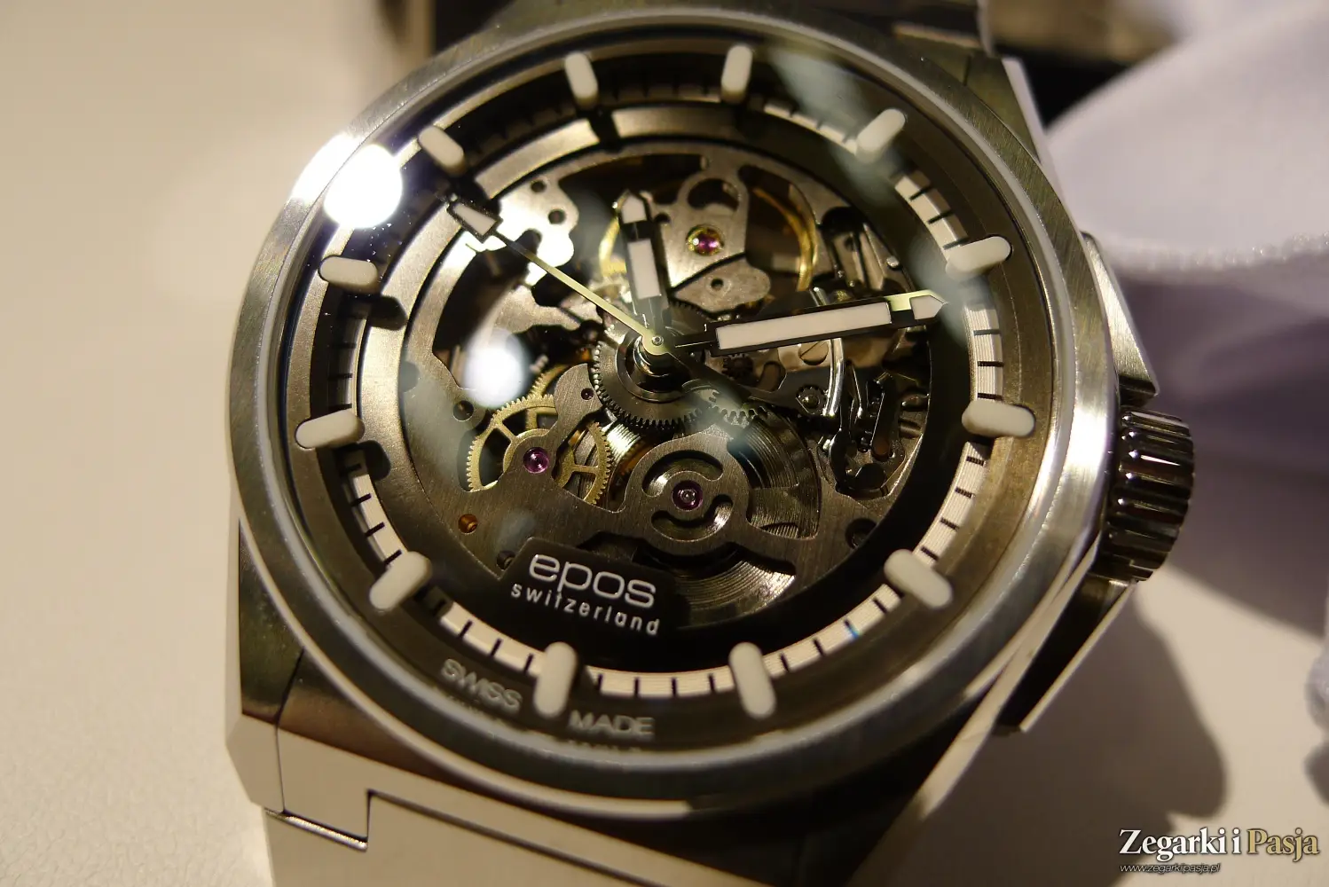 Zegarek szkieletowany w nowoczesnym stylu. Epos 3505 Skeleton Automatic