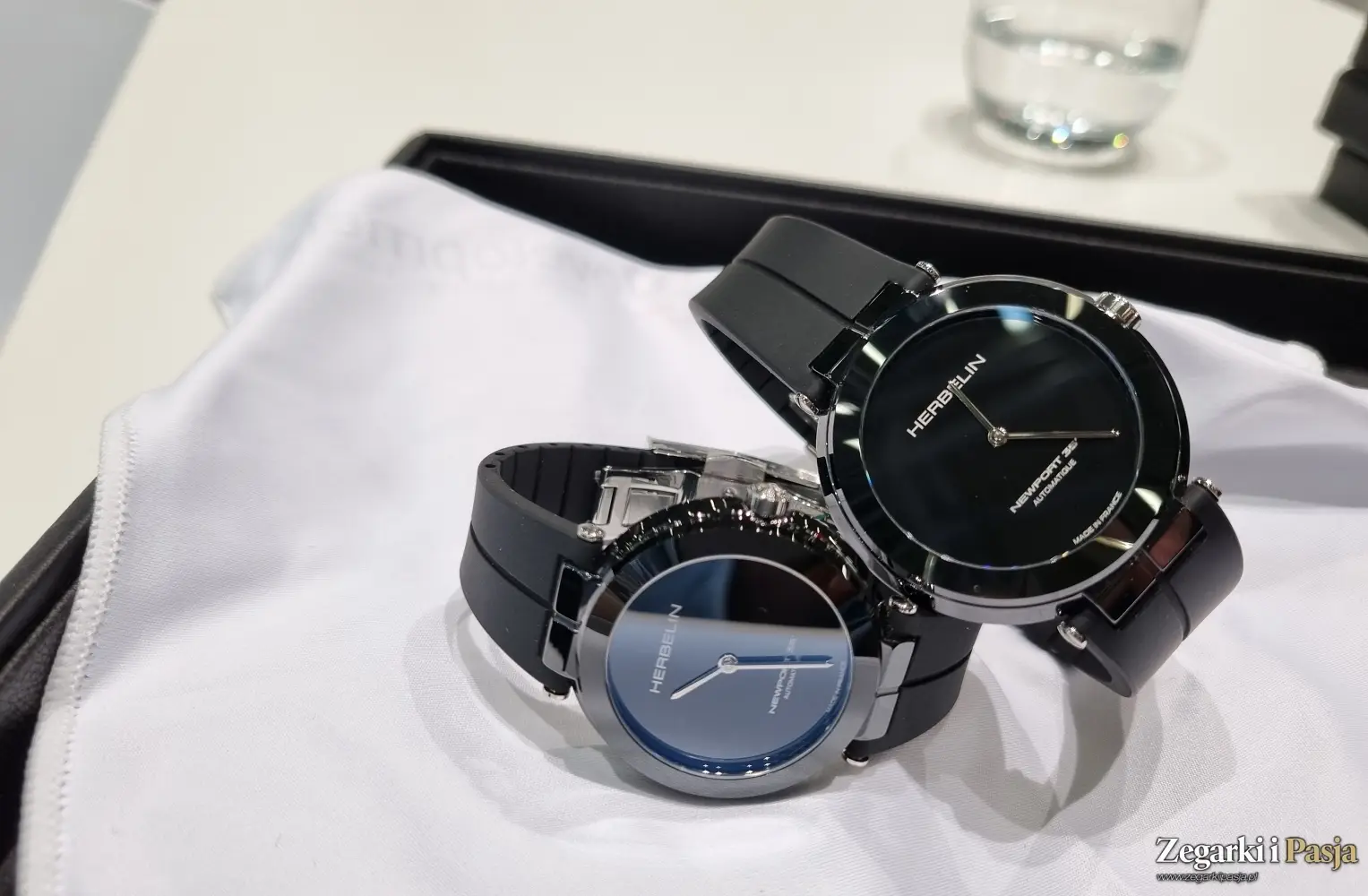 Herbelin Newport Céramique 35th Anniversary. Jubileuszowa reinterpretacja tradycji