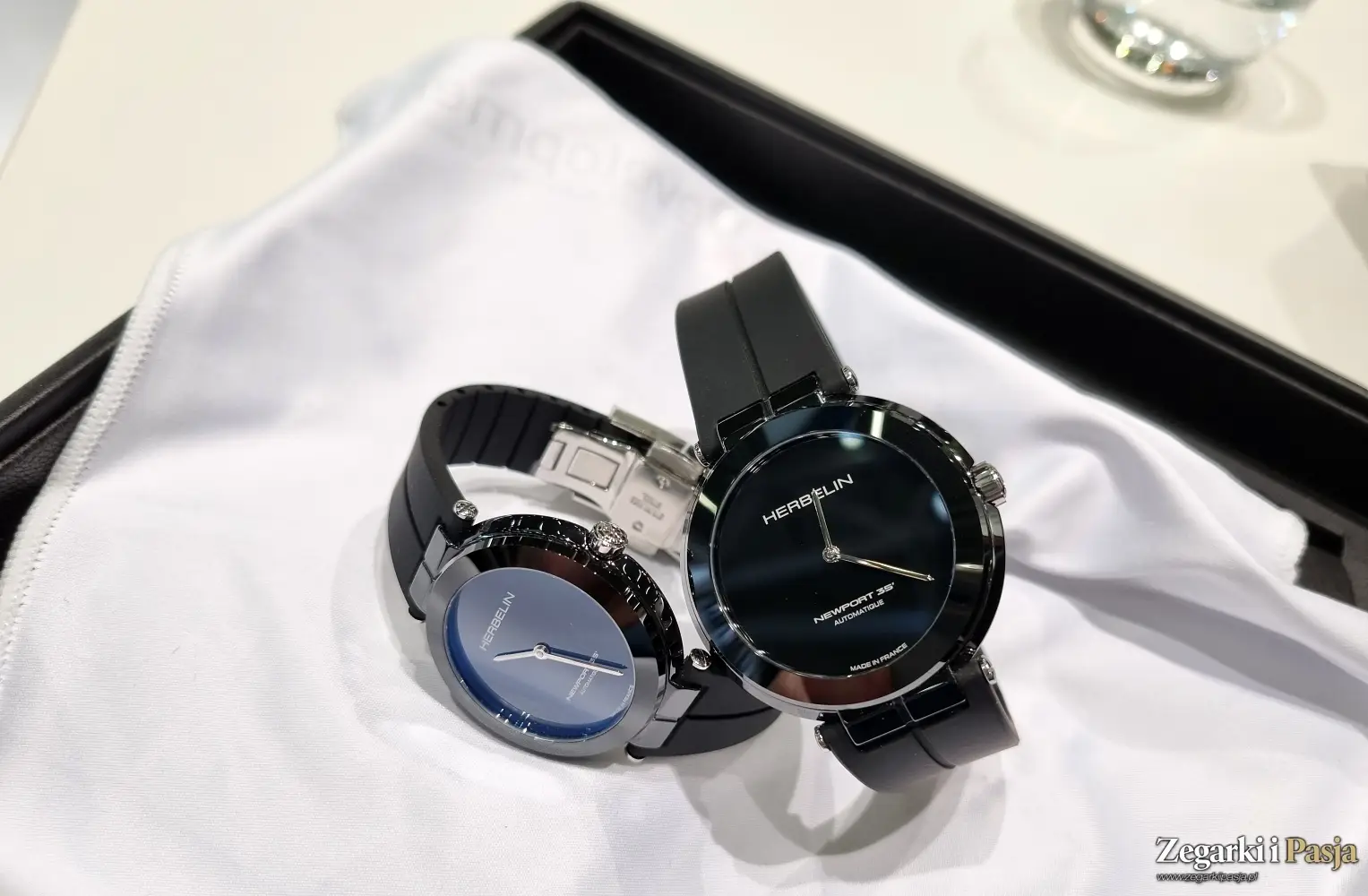 Herbelin Newport Céramique 35th Anniversary. Jubileuszowa reinterpretacja tradycji